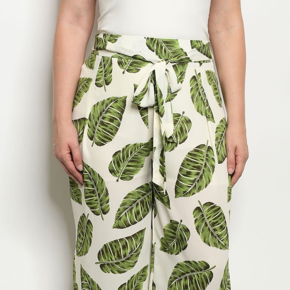 Island Vibes Capri Pants - Picture 3 of 3